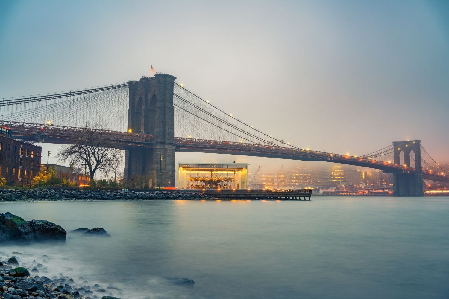 Фотообои «Бруклинский мост в тумане»
