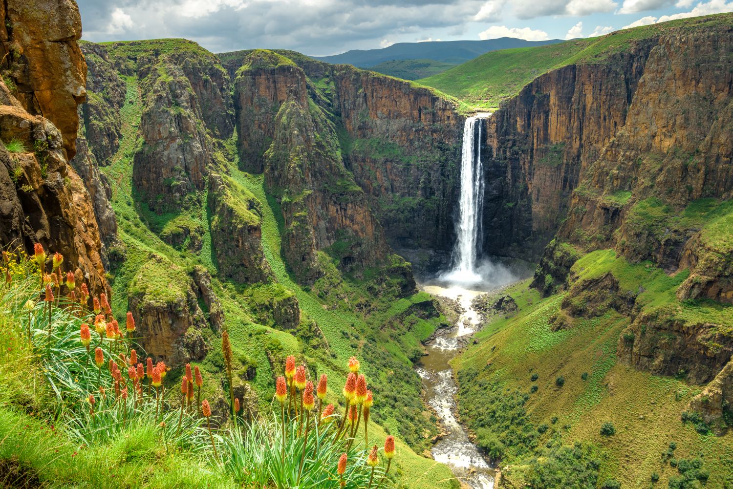 Фотообои «Величественный водопад»
