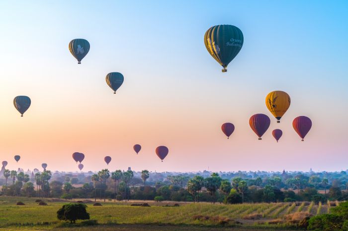 Фреска «Воздушные шары над полем»