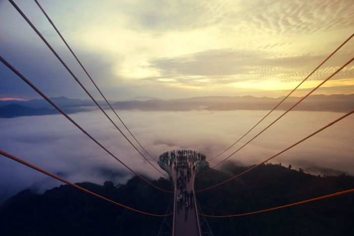 Фотообои «Закатные туманы над мостом»