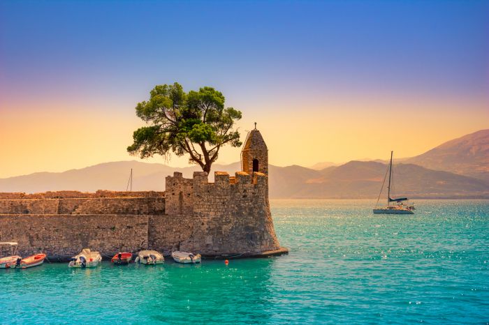 Фотообои «Крепость в Средиземном море»