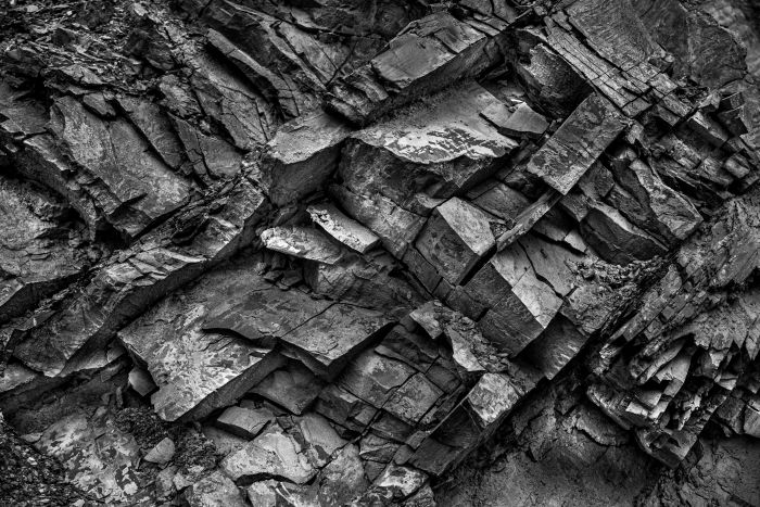Фотообои «Темные скалы»