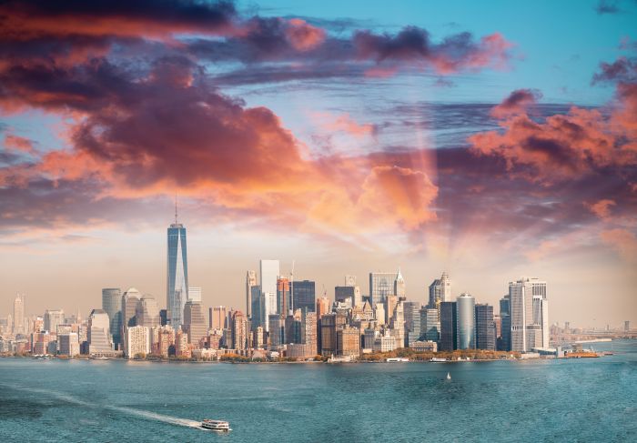 Фотообои «Рассветные лучи над Нью-Йорком »